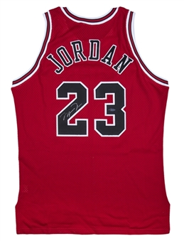 1995-96 Michael Jordan Signed Chicago Bulls Road Jersey (UDA)
